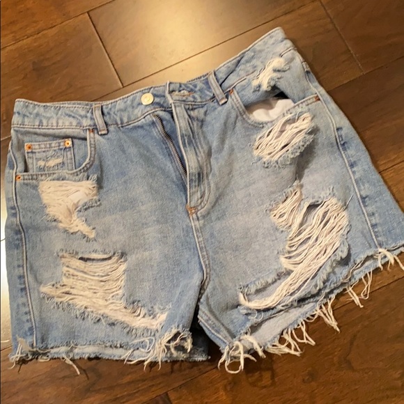 Topshop Pants - Topshop Moto Mom Distressed Jean Shorts Topshop Pants - Topshop Moto Mom Distressed Jean Shorts